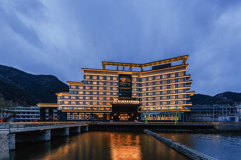 承德隆化鸾山丽呈温泉度假酒店（茅荆坝七家温泉村）——承德隆化七家温泉村热河皇家天然温泉私汤会议度假酒